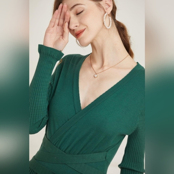 Elegant Green Wrap Dress Size Medium NWOT - Picture 4 of 8